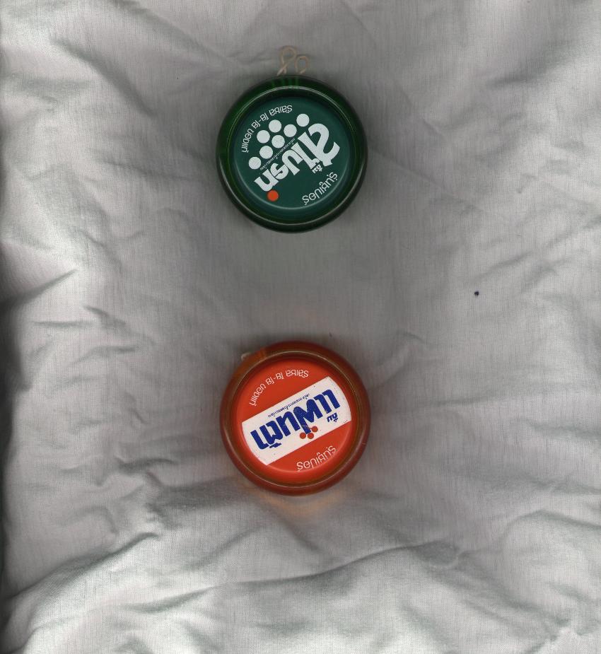 yoyo1.JPG (99658 bytes)